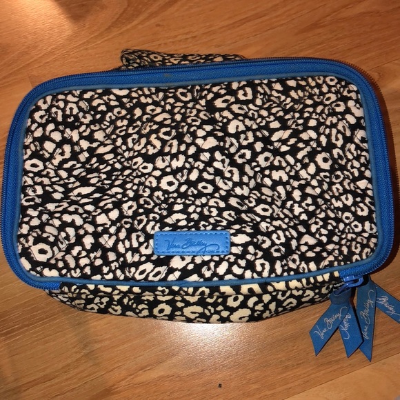 VERA BRADLEY MAKEUP BAG - Picture 1 of 3